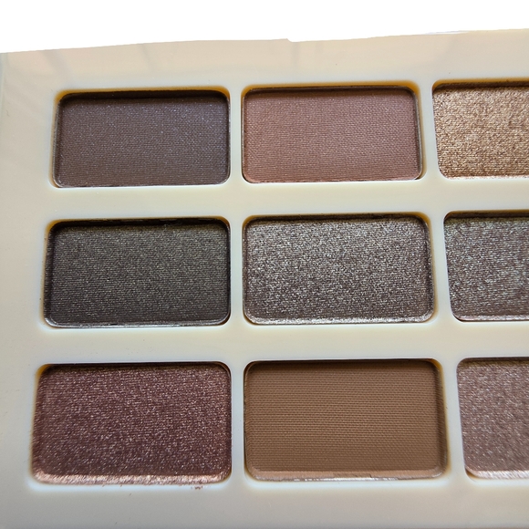 Laura Geller You’re A Natural Multi-Finish 12 Eyeshadow Palette Beige& Brown NIB - Picture 5 of 10